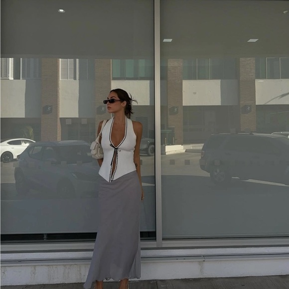 Elegant White Halter Top with Black Trim - Picture 7 of 7